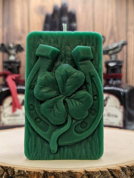 Lucky clover and horse shoe